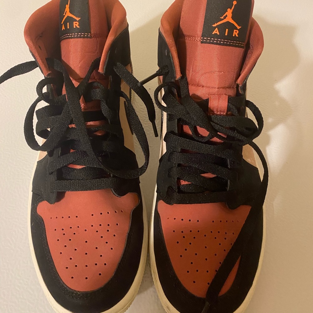 Nike Air Jordan 1 Mid “Canyon Rust” Sz 10 Women